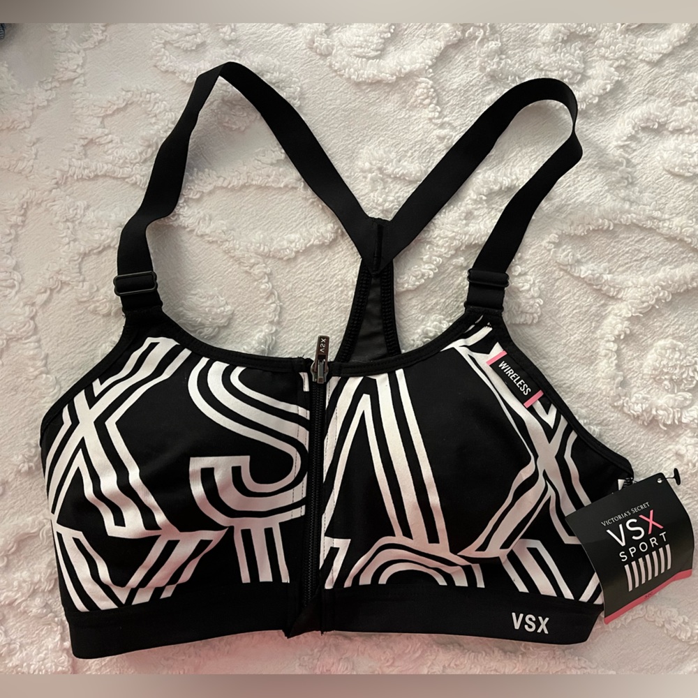 Victoria’s Secret Knockout Wireless Front Close Sports Bra NWT